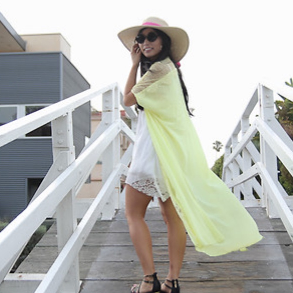 ASTR KIMONO in bright yellow